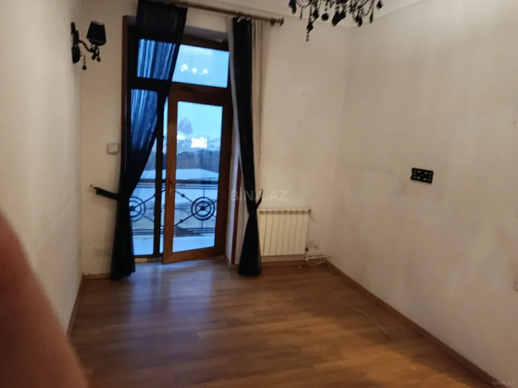 Satılır 3 otaqlı mənzil 115 m²