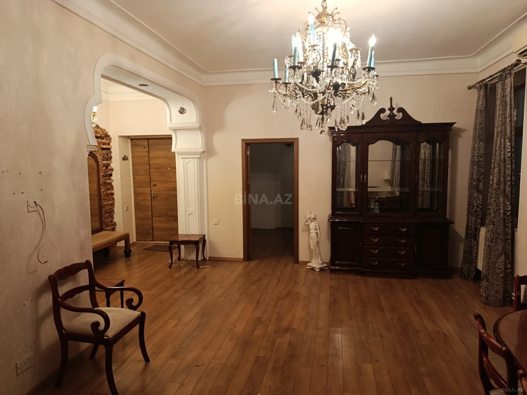 Satılır 3 otaqlı mənzil 115 m²