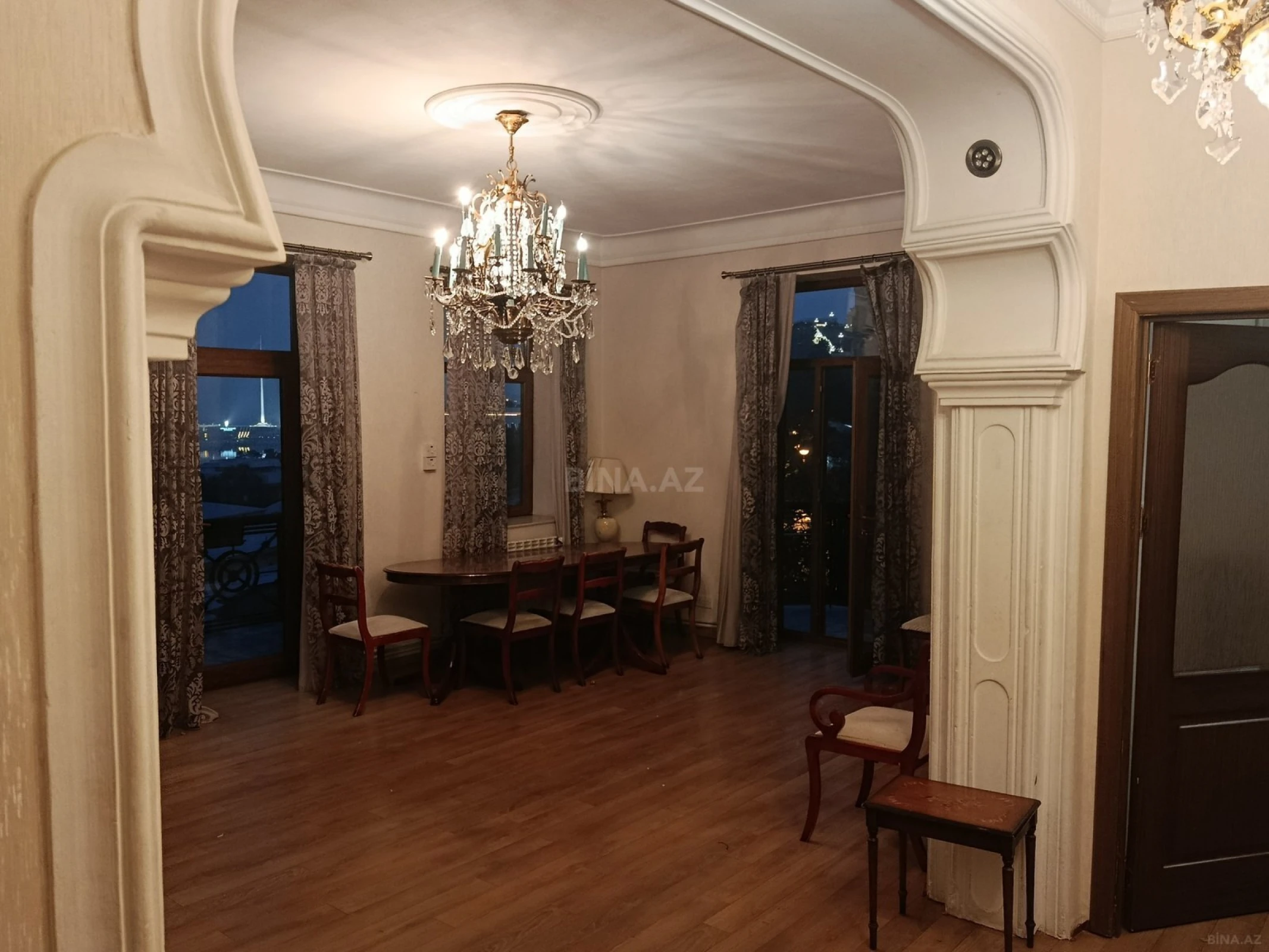 Satılır 3 otaqlı mənzil 115 m²