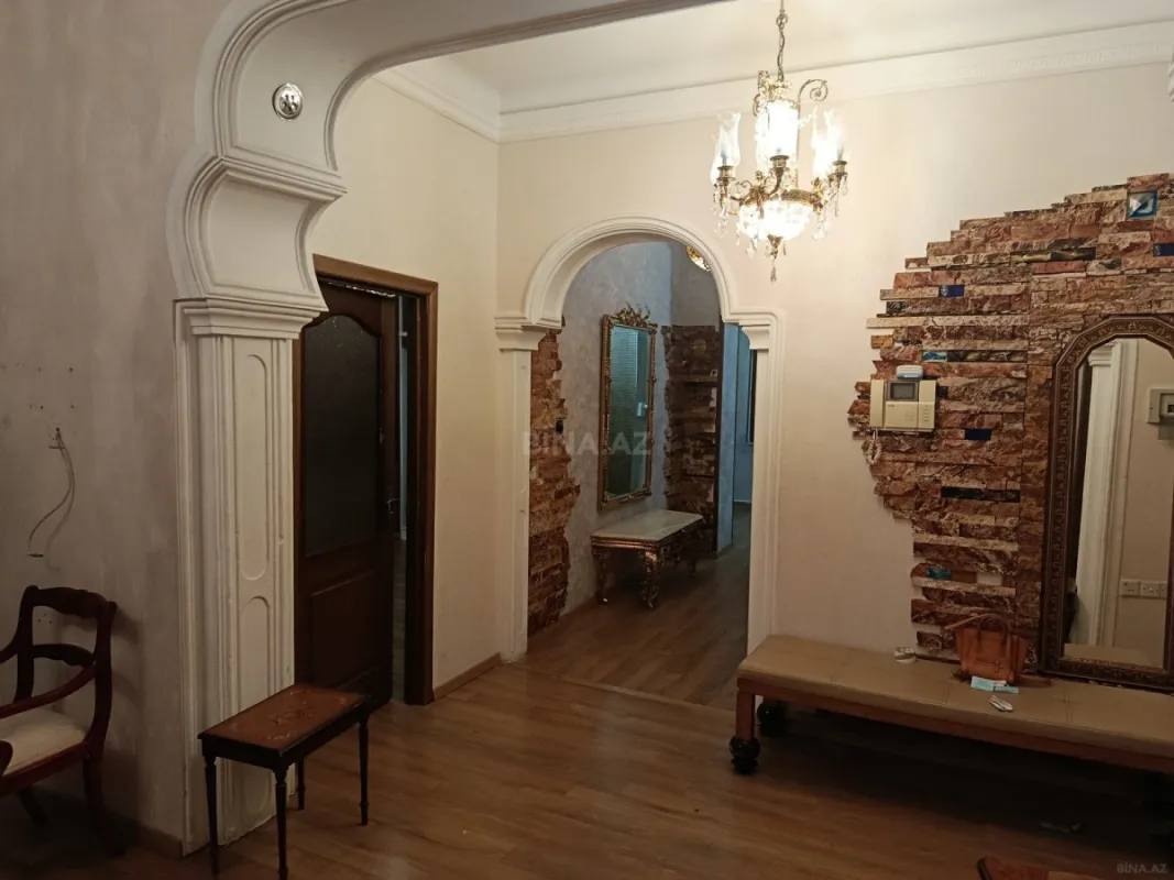 Satılır 3 otaqlı mənzil 115 m²