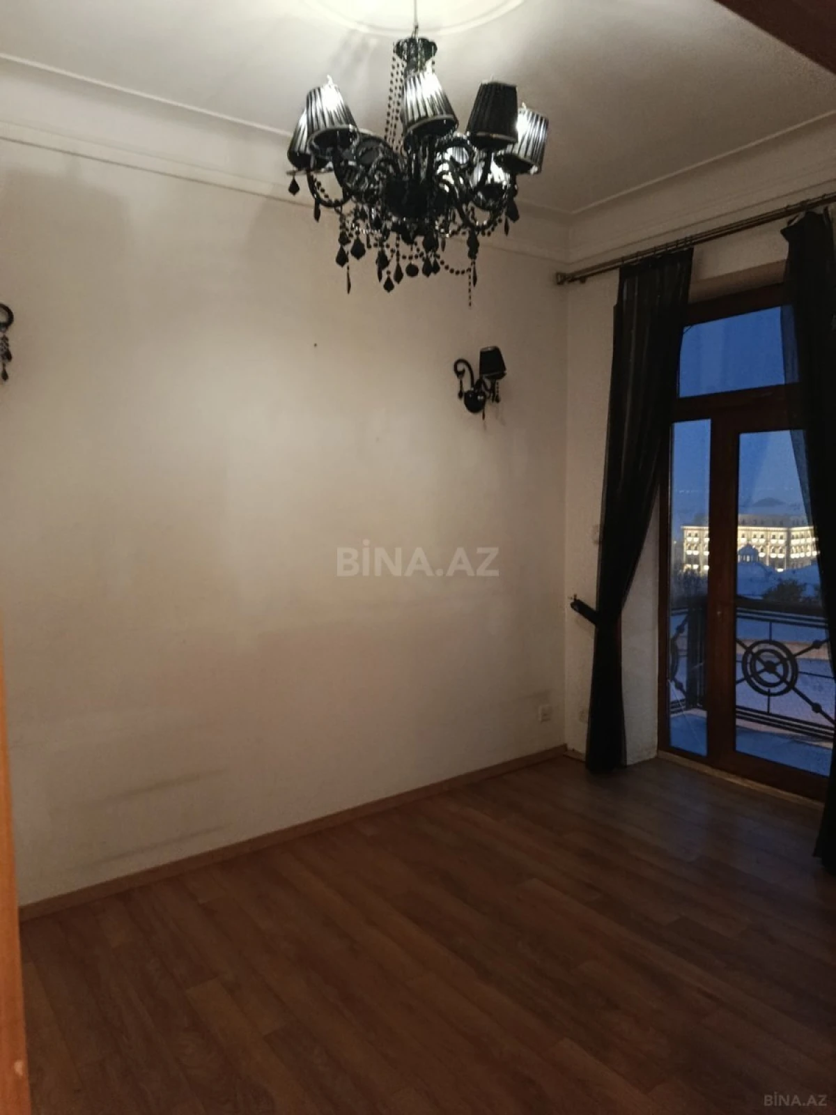 Satılır 3 otaqlı mənzil 115 m²