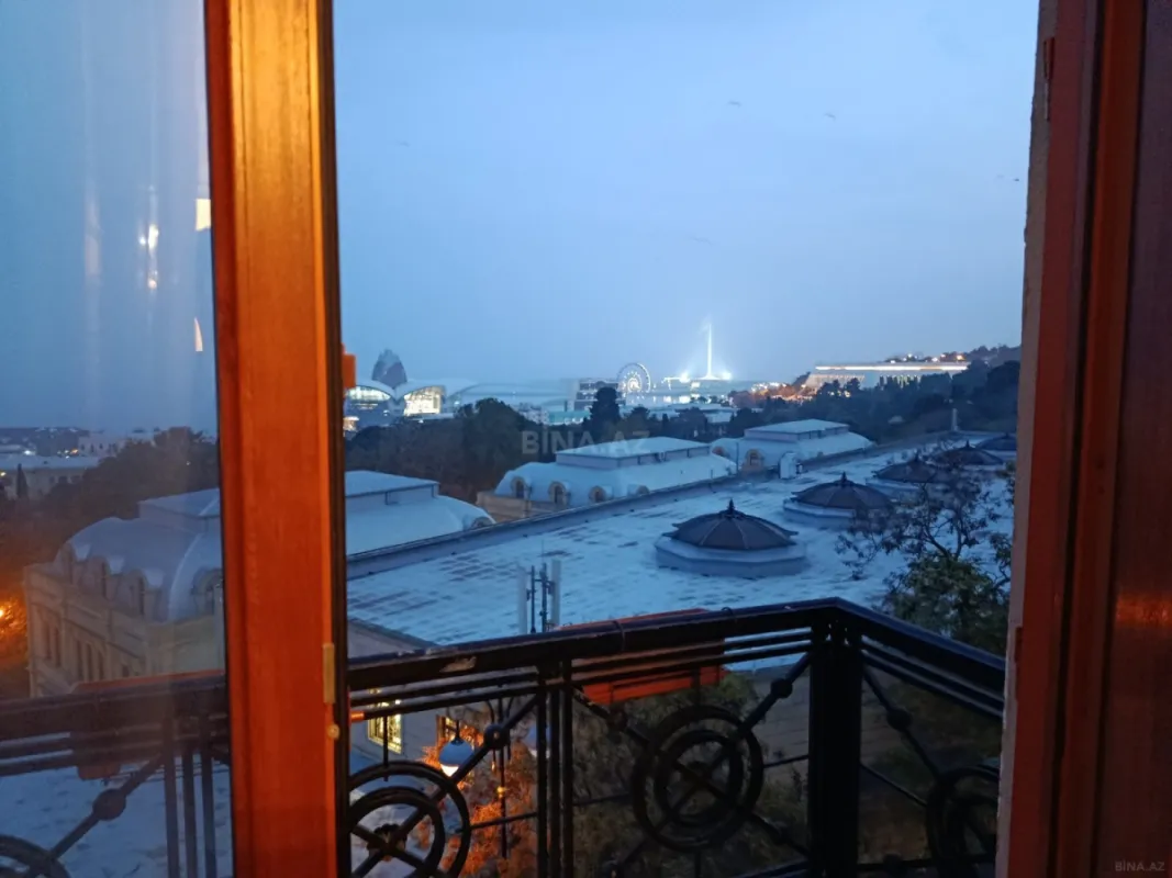 Satılır 3 otaqlı mənzil 115 m²