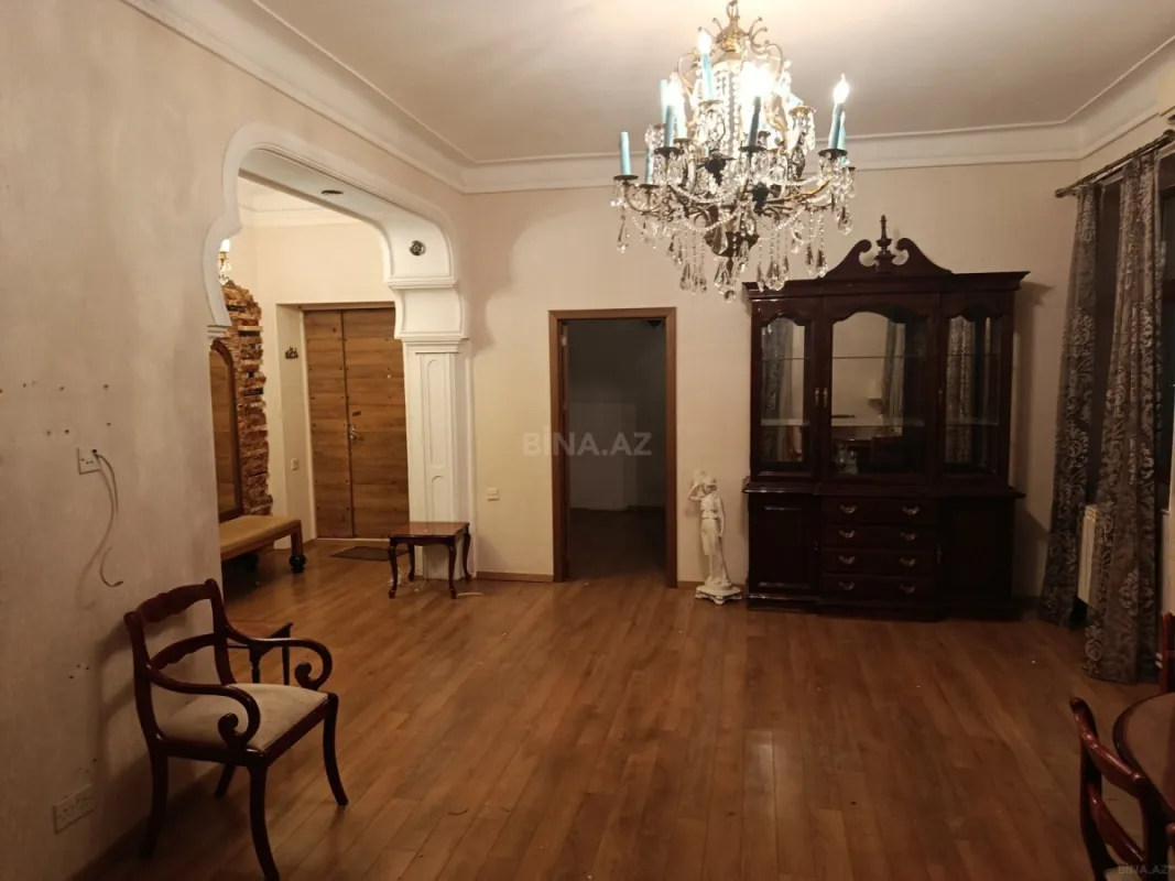 Satılır 3 otaqlı mənzil 115 m²