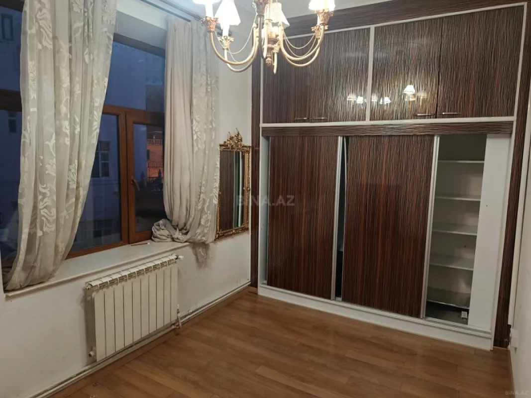 Satılır 3 otaqlı mənzil 115 m²