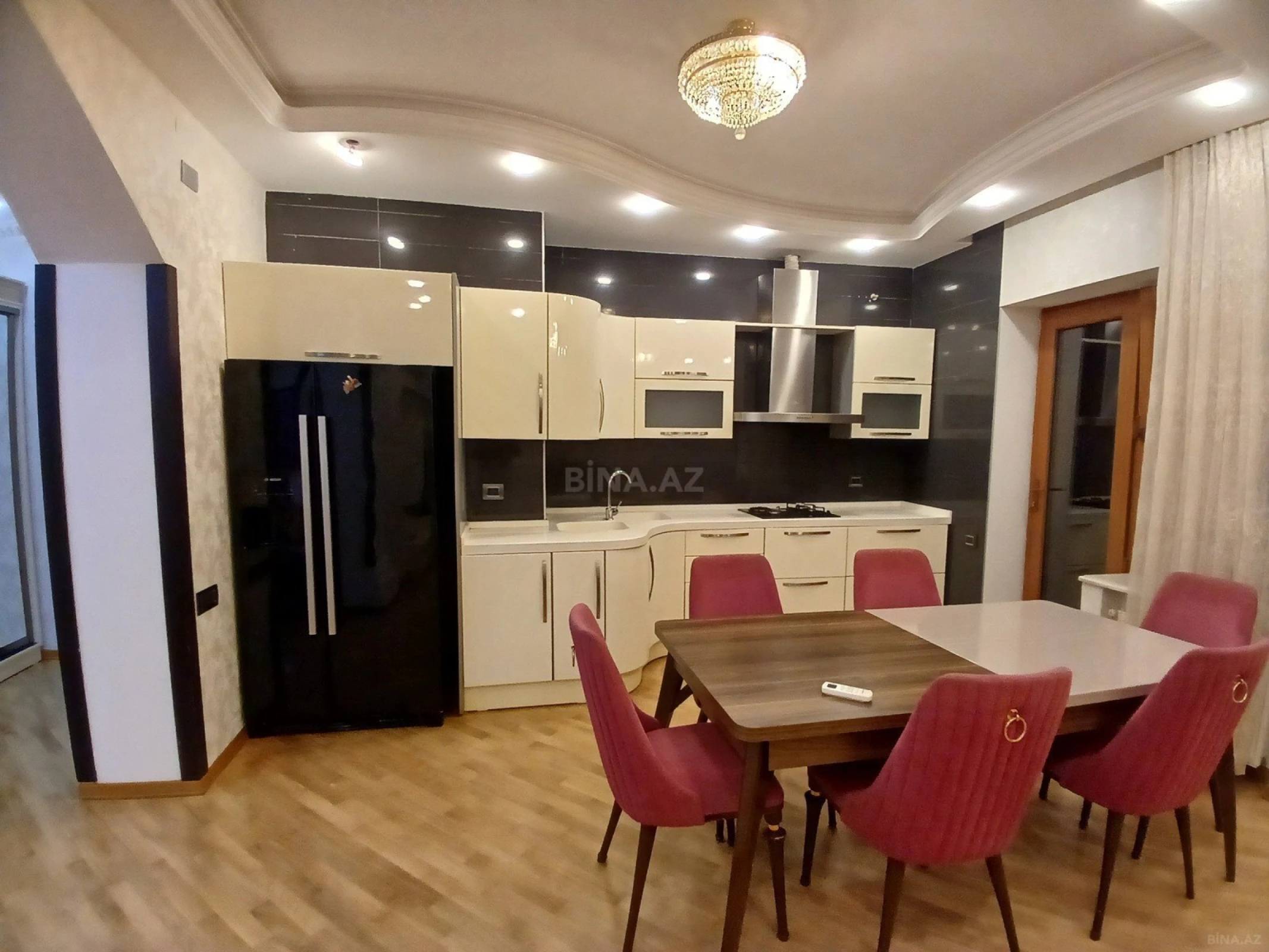 Satılır 3 otaqlı mənzil 115 m²