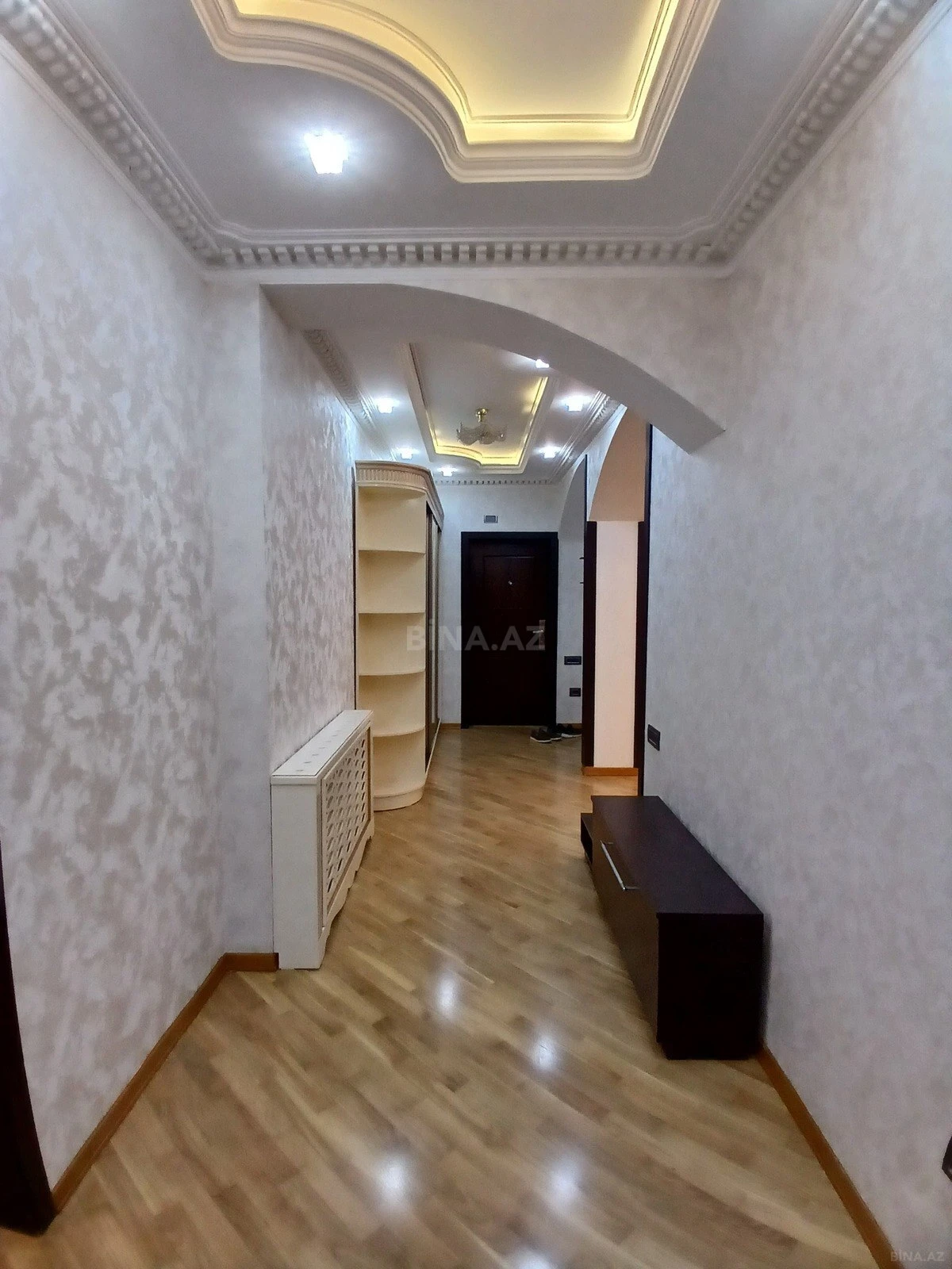 Satılır 3 otaqlı mənzil 115 m²