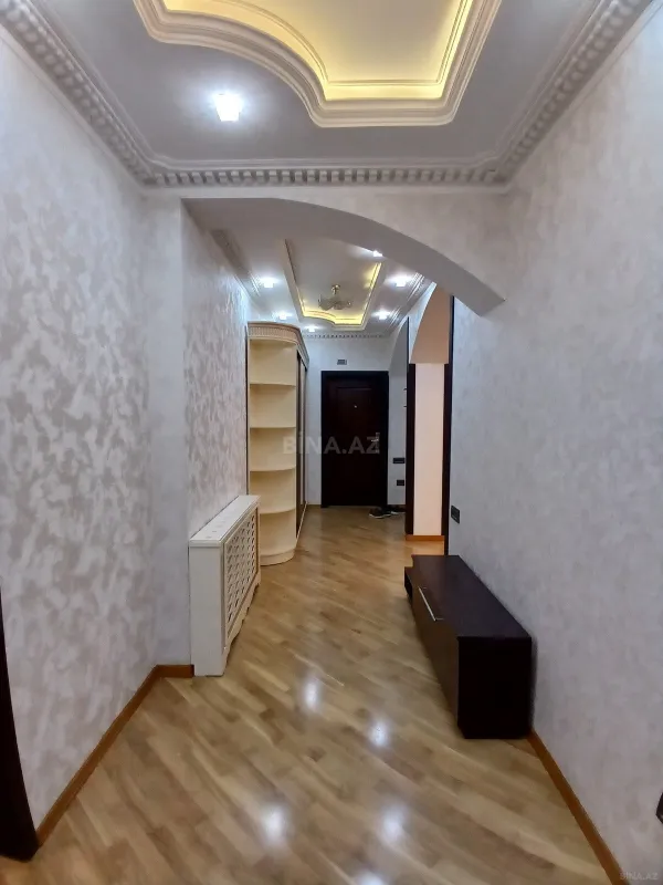 Satılır 3 otaqlı mənzil 115 m²