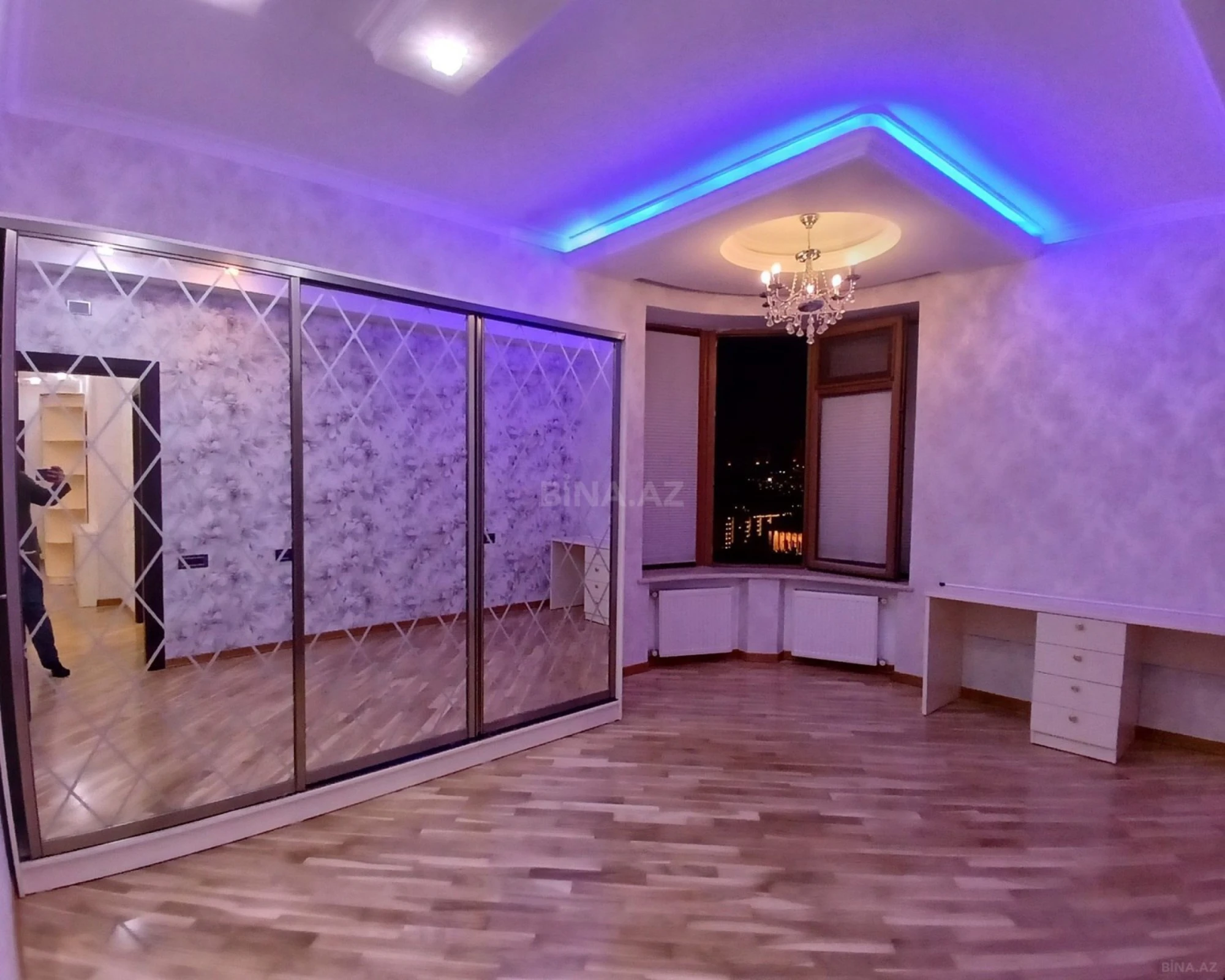 Satılır 3 otaqlı mənzil 115 m²
