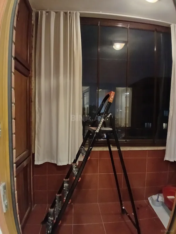 Satılır 3 otaqlı mənzil 115 m²