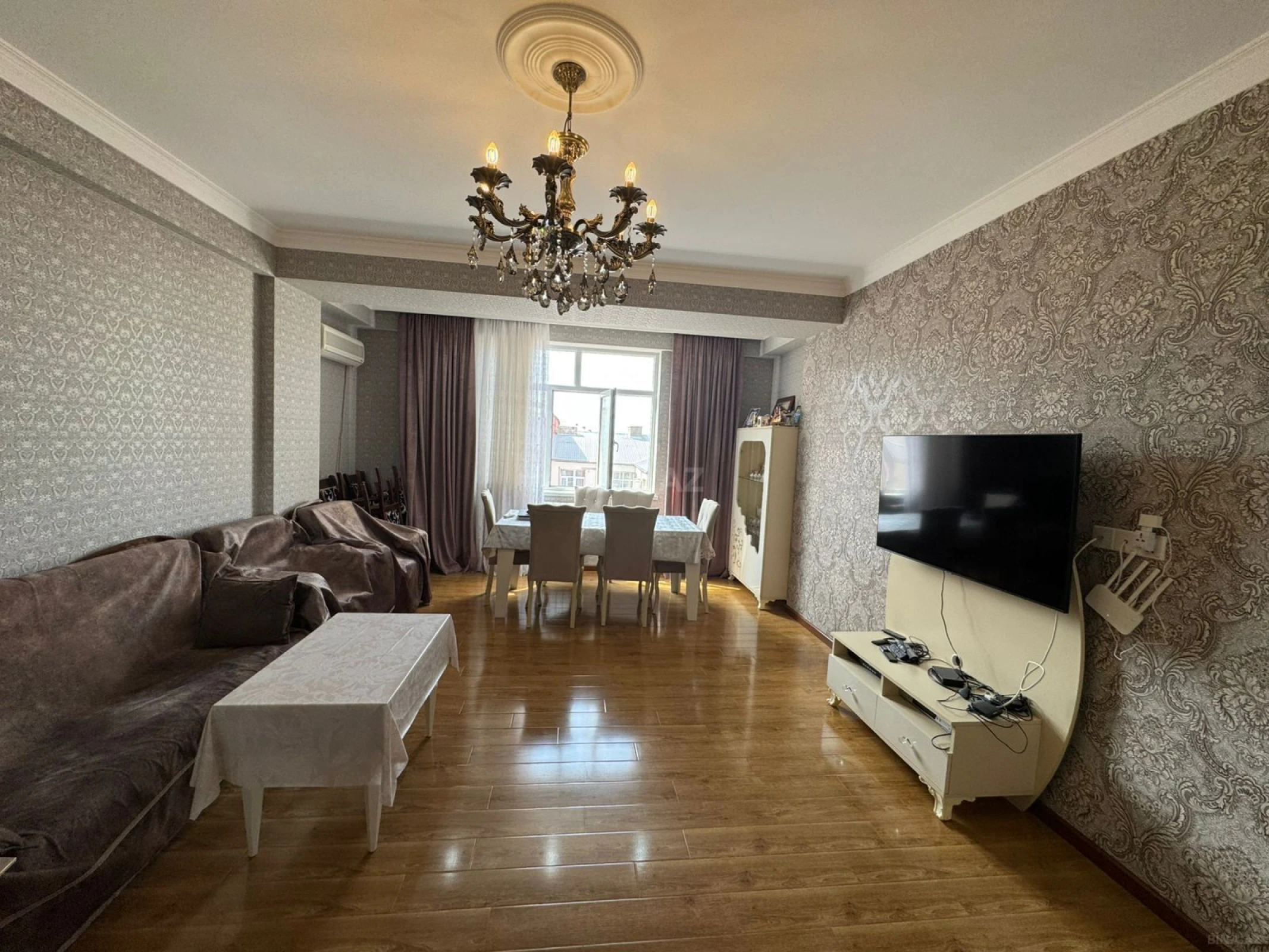 Satılır 3 otaqlı mənzil 135 m²