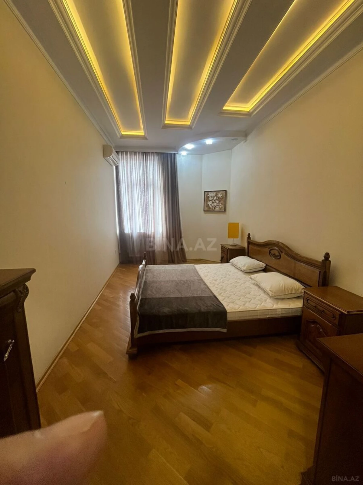 Satılır 3 otaqlı mənzil 135 m²