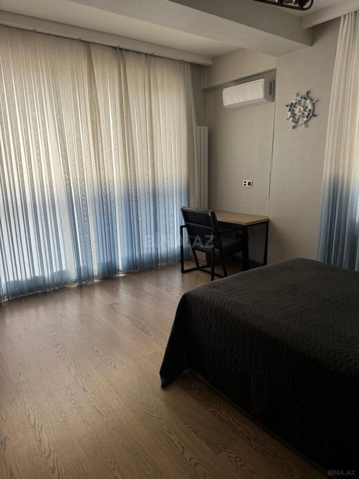 Satılır 3 otaqlı mənzil 135 m²