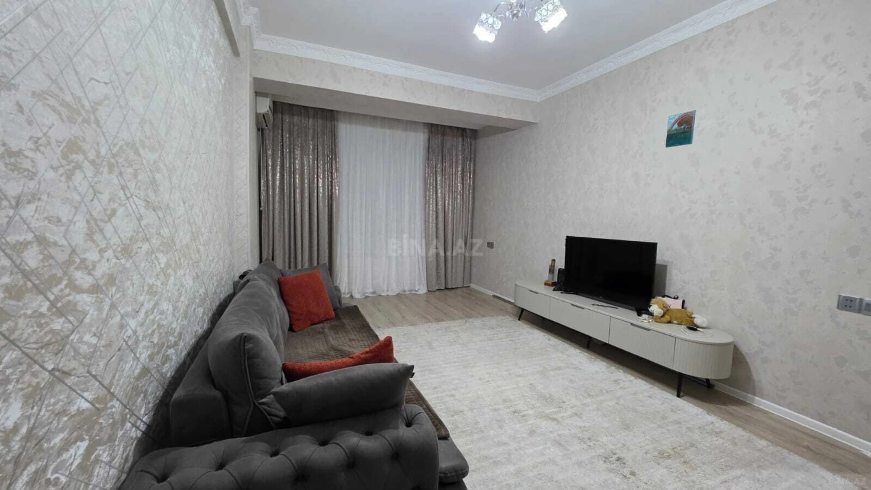 Satılır 2 otaqlı mənzil 65 m²