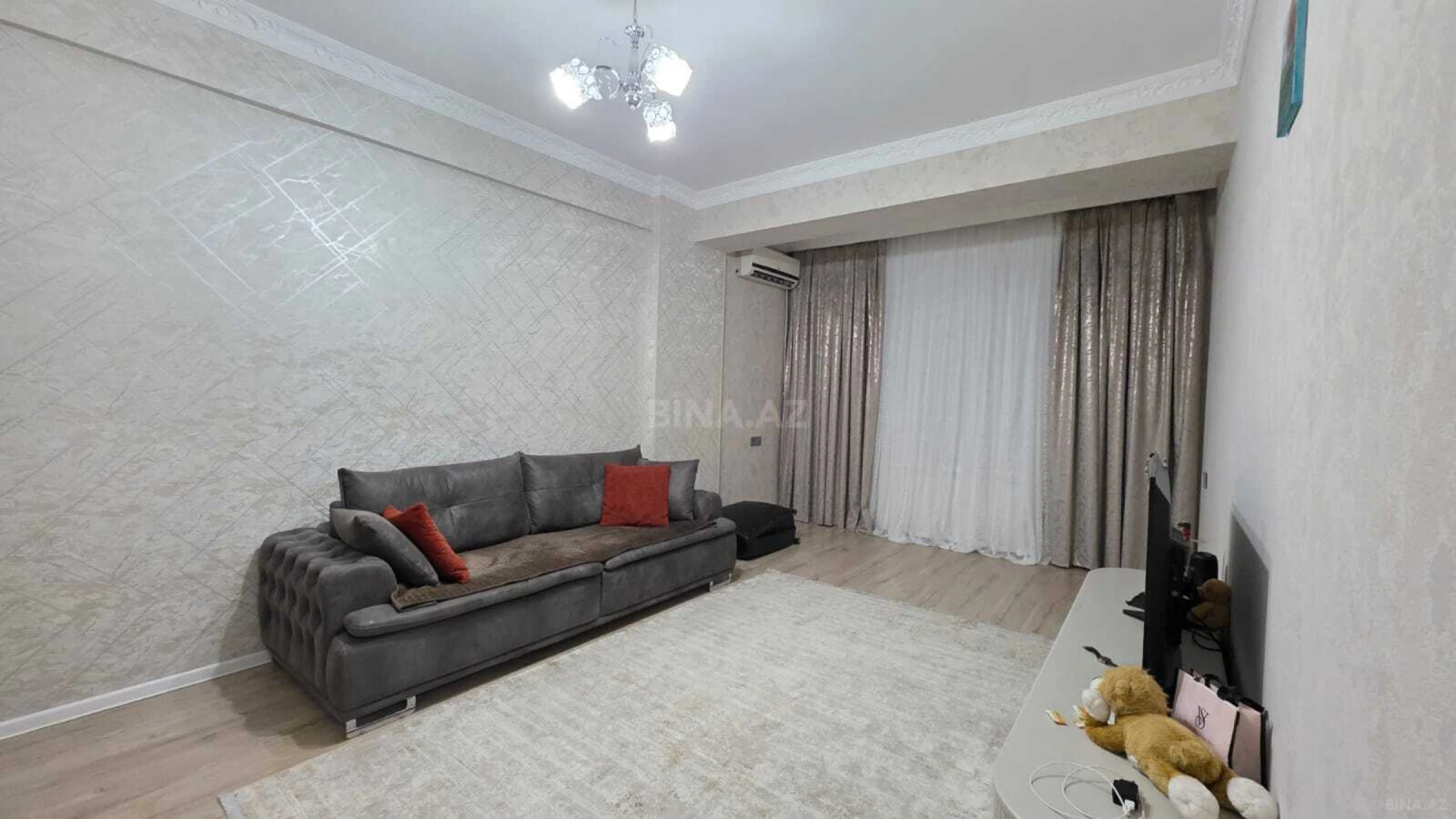Satılır 2 otaqlı mənzil 65 m²