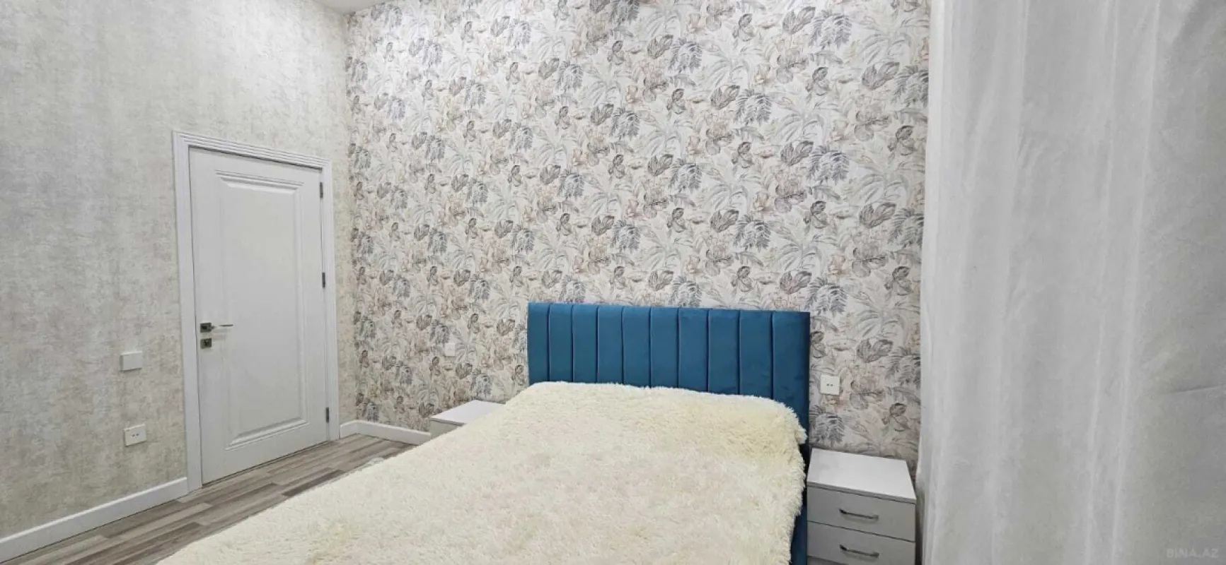 Satılır 4 otaqlı mənzil 130 m²