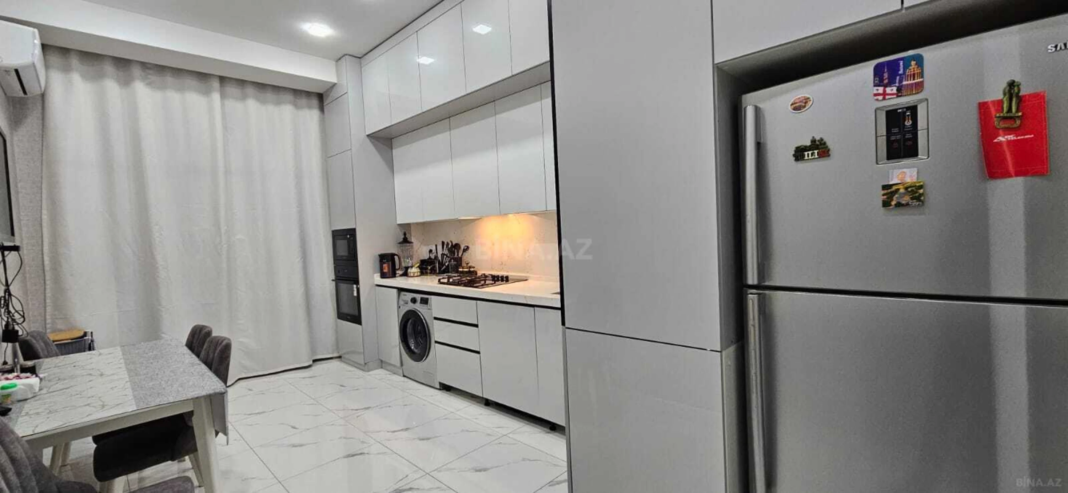 Satılır 4 otaqlı mənzil 130 m²