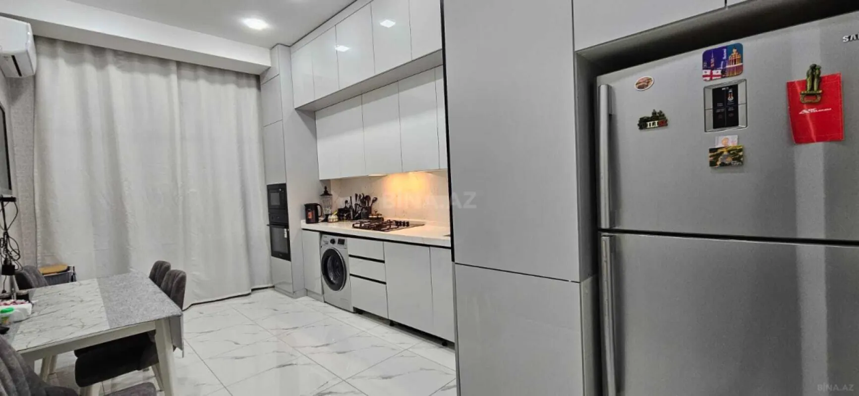 Satılır 4 otaqlı mənzil 130 m²