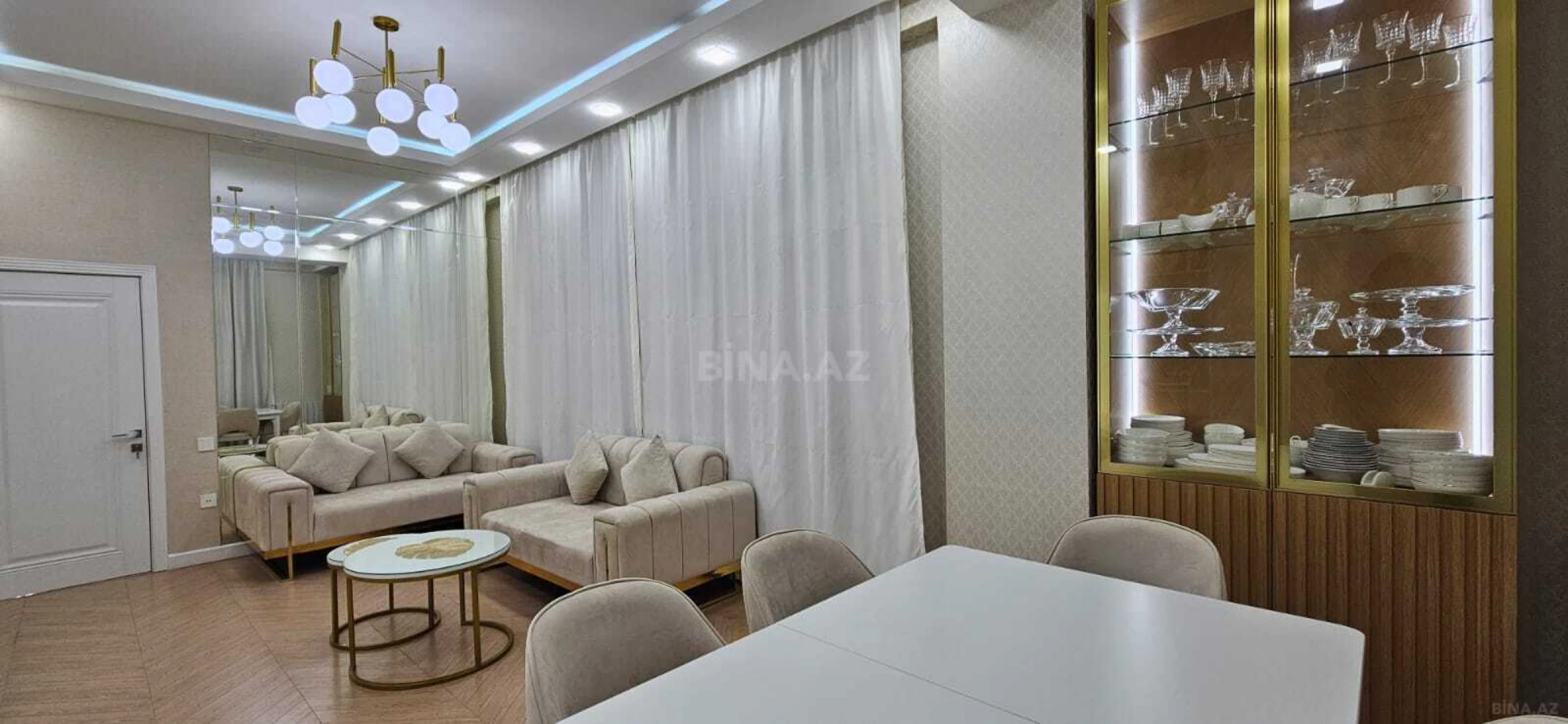 Satılır 4 otaqlı mənzil 130 m²