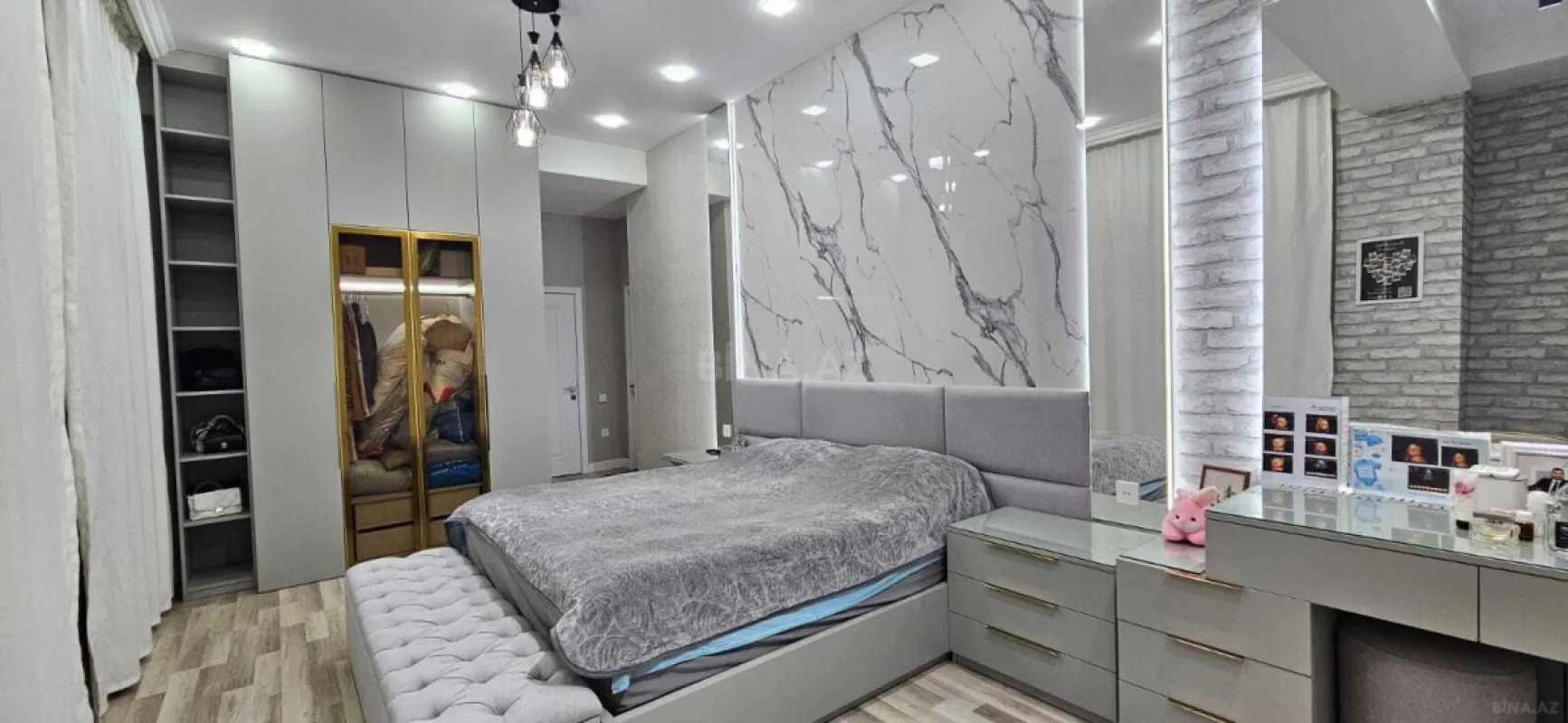 Satılır 4 otaqlı mənzil 130 m²