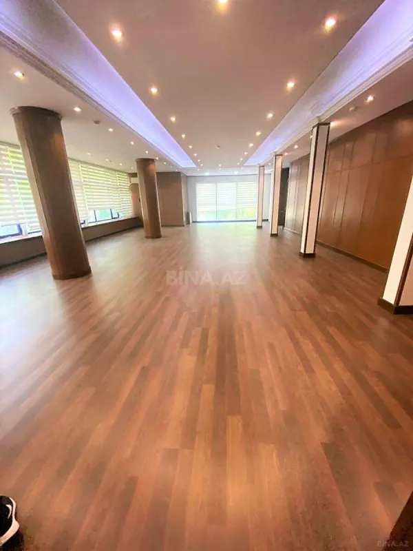Kirayə verilir 11 otaqlı ofis 800 m²