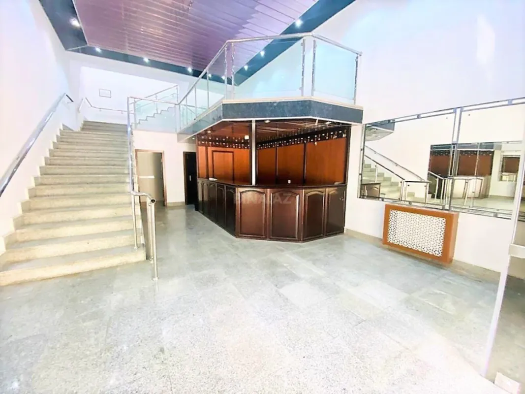 Kirayə verilir 11 otaqlı ofis 800 m²