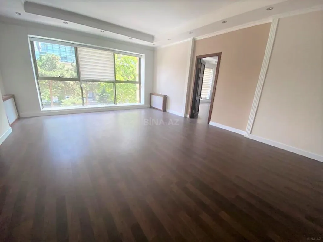 Kirayə verilir 11 otaqlı ofis 800 m²