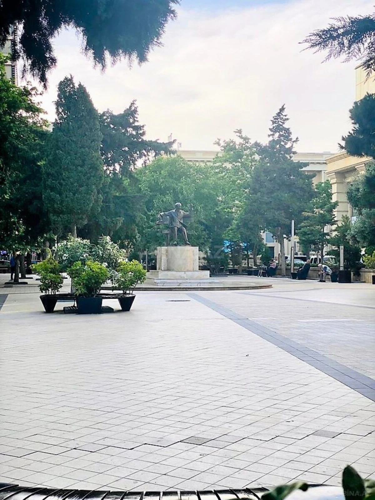 Kirayə verilir 11 otaqlı ofis 800 m²