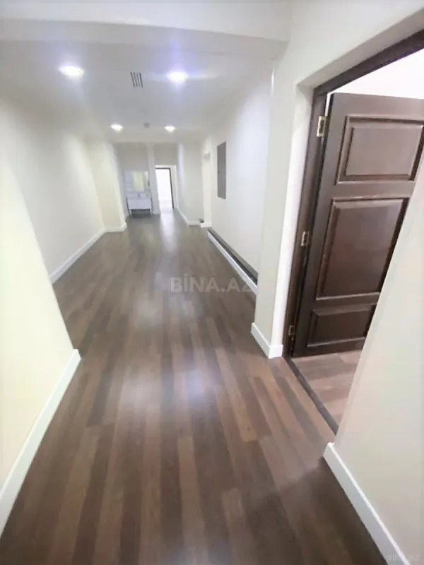 Kirayə verilir 11 otaqlı ofis 800 m²