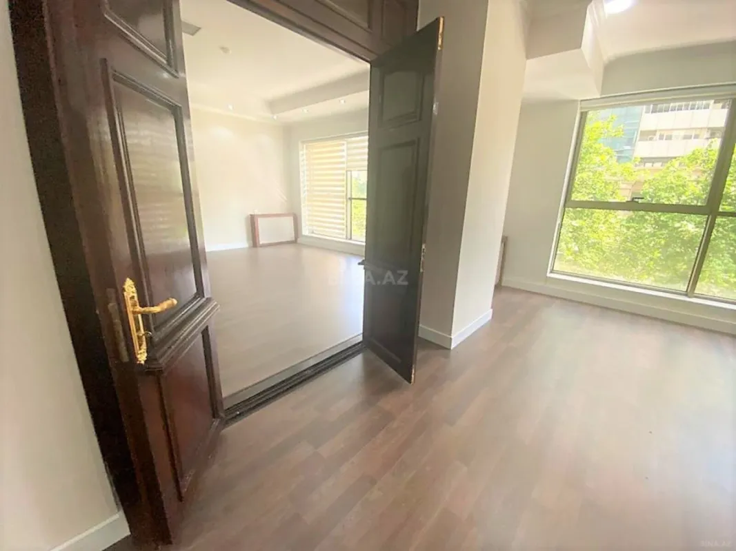 Kirayə verilir 11 otaqlı ofis 800 m²