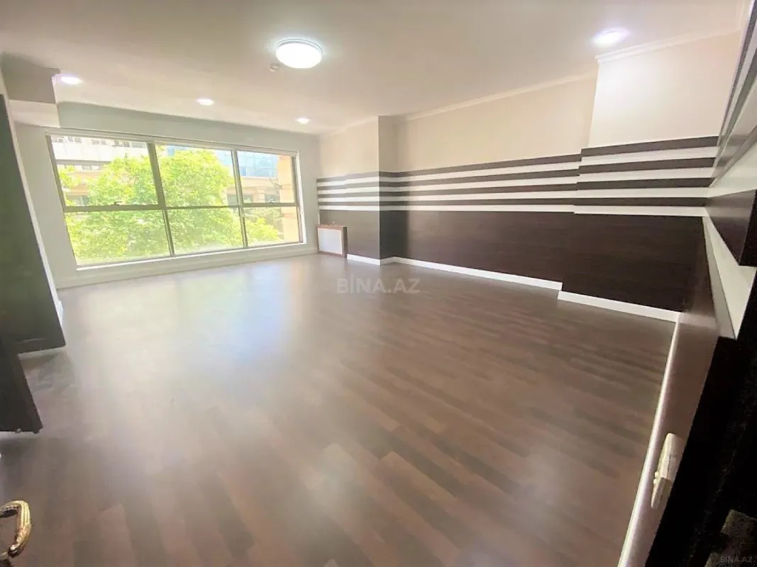 Kirayə verilir 11 otaqlı ofis 800 m²