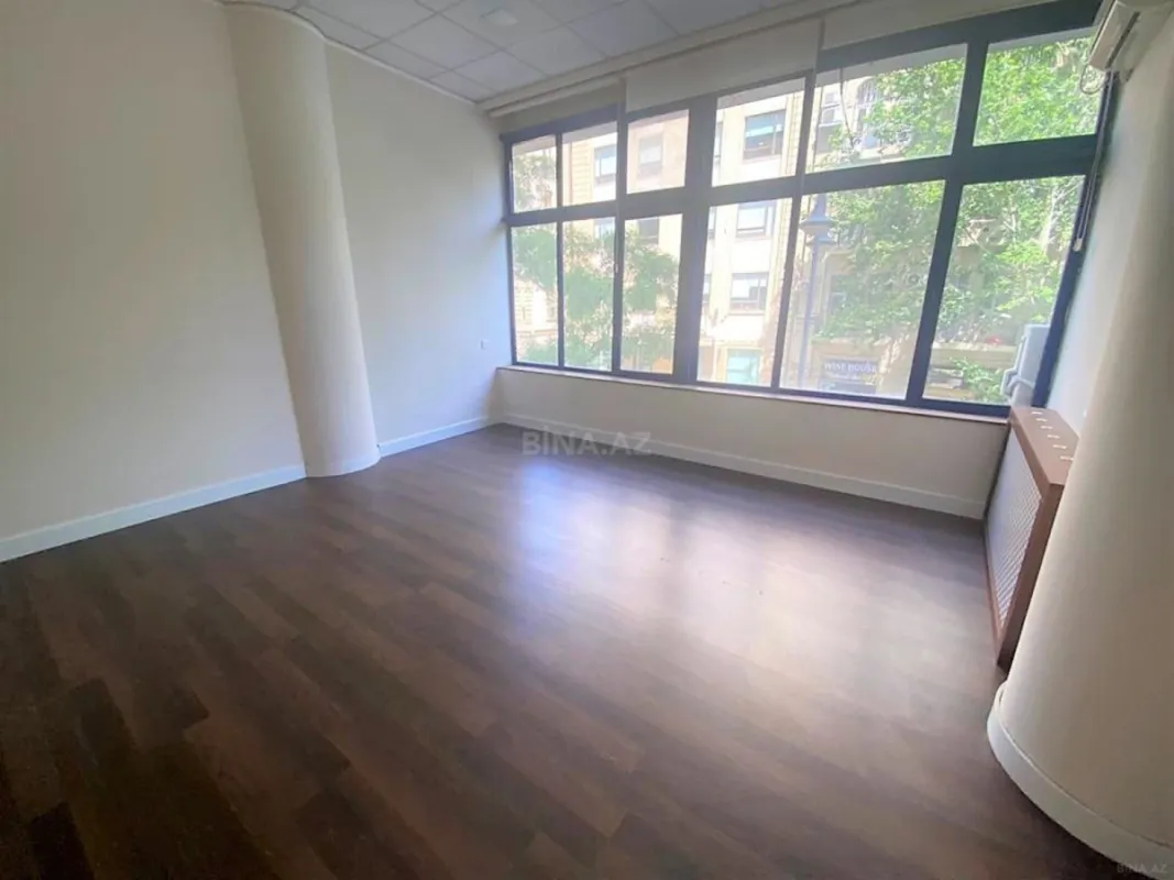 Kirayə verilir 11 otaqlı ofis 800 m²