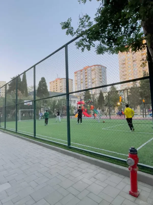 Satılır 4 otaqlı mənzil 130 m²