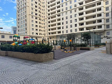 Satılır 4 otaqlı mənzil 174 m² — Bakı 4 otaq 174.00 m²