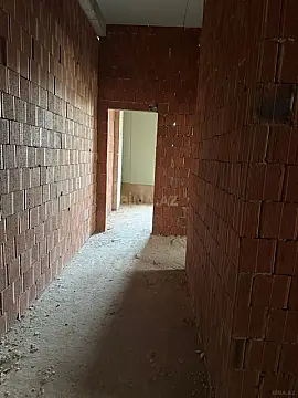 Satılır 4 otaqlı mənzil 174 m²