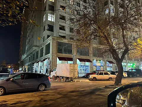 Satılır 4 otaqlı mənzil 174 m²