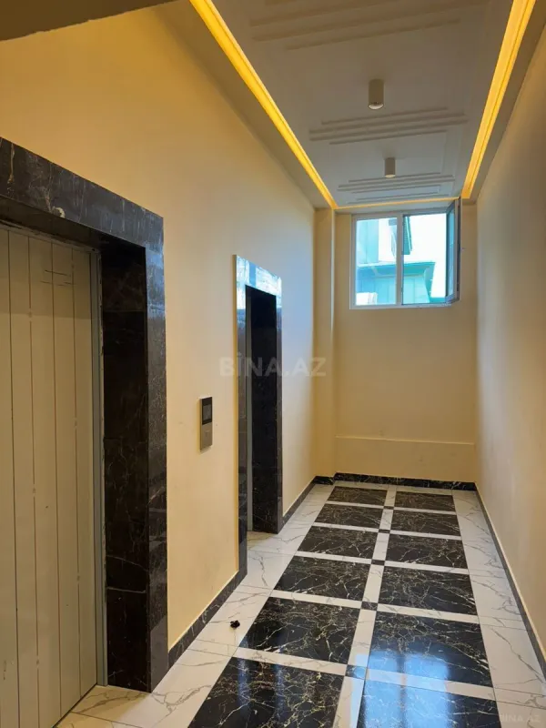 Satılır 4 otaqlı mənzil 174 m²
