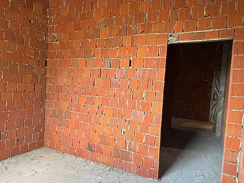 Satılır 4 otaqlı mənzil 174 m²