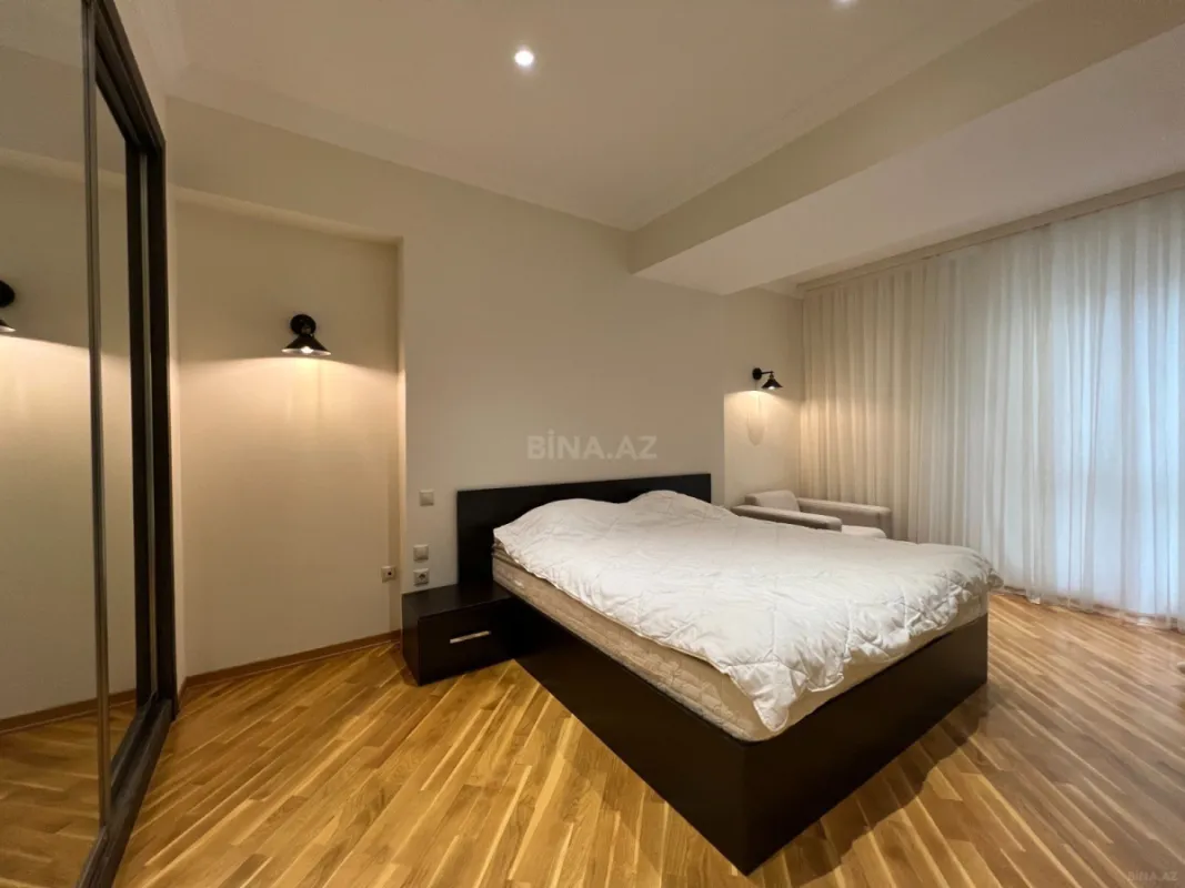 Kirayə verilir 3 otaqlı mənzil 170 m²