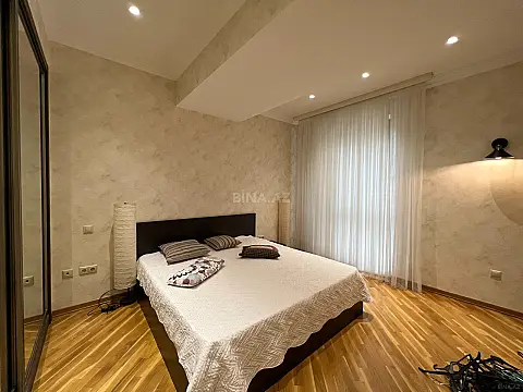 Kirayə verilir 3 otaqlı mənzil 170 m²