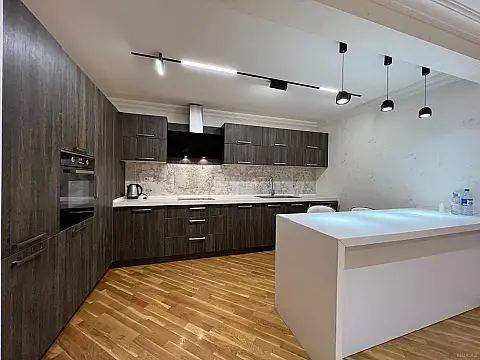 Kirayə verilir 3 otaqlı mənzil 170 m²