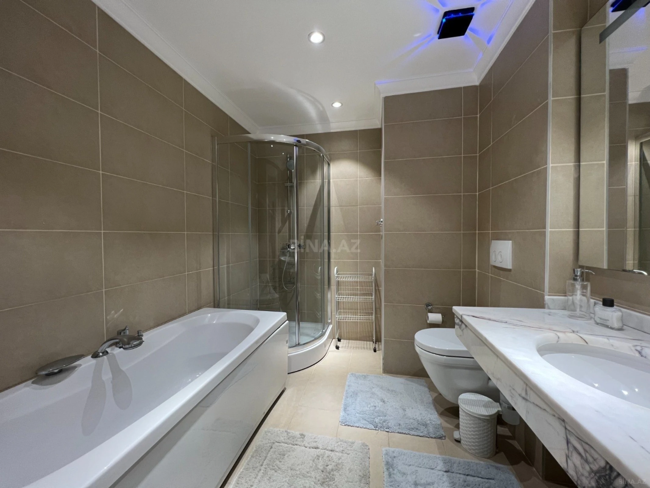 Kirayə verilir 3 otaqlı mənzil 170 m²