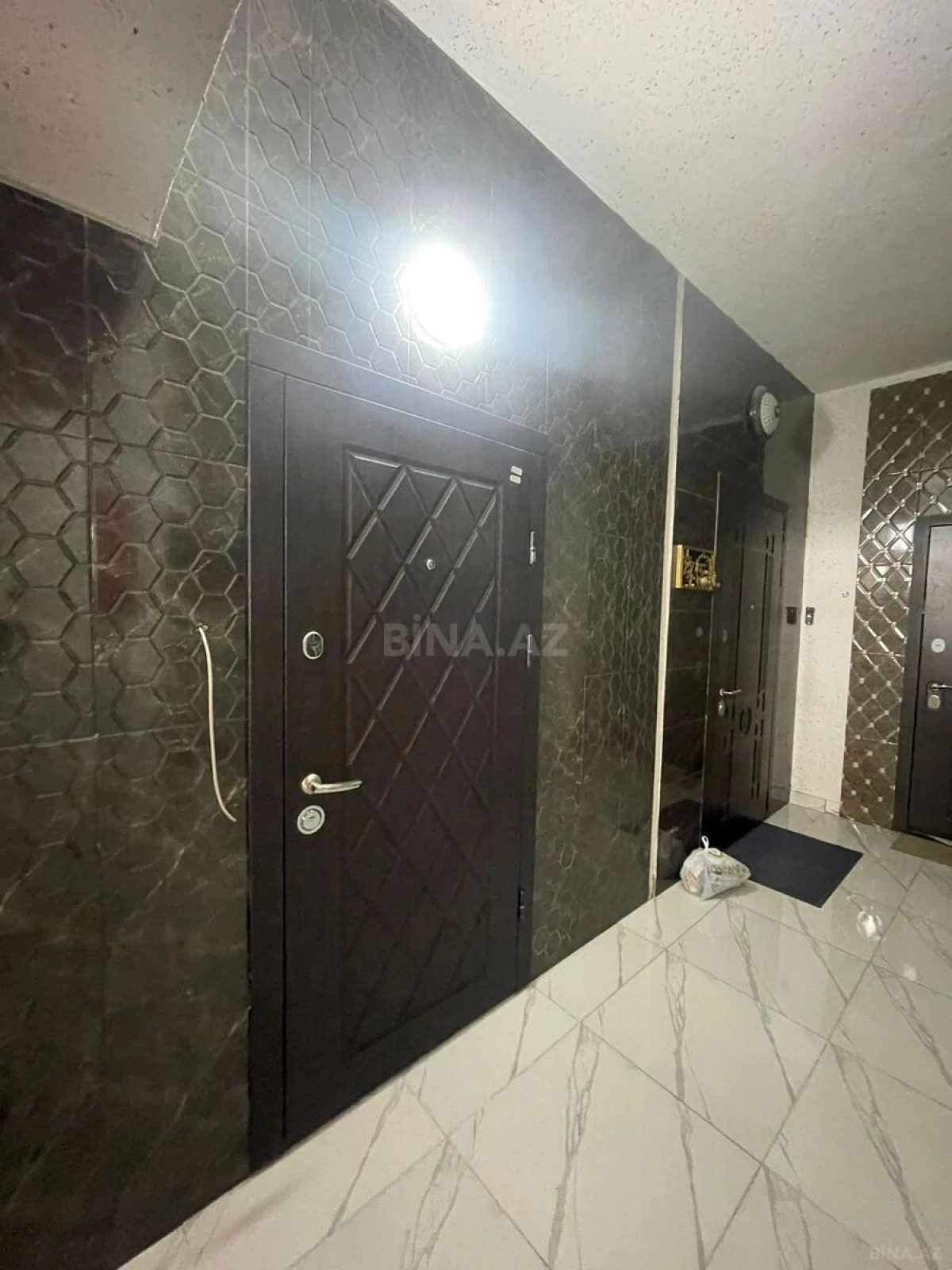 Satılır 3 otaqlı mənzil 107 m²