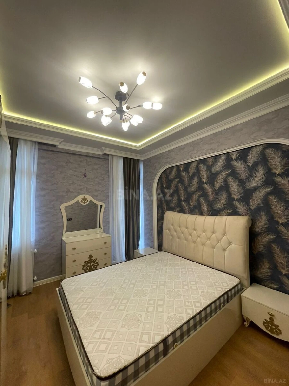 Satılır 3 otaqlı mənzil 107 m²