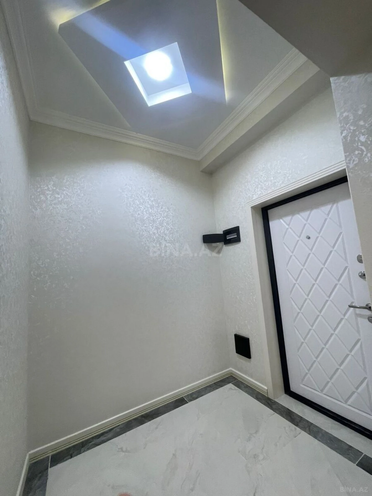 Satılır 3 otaqlı mənzil 107 m²