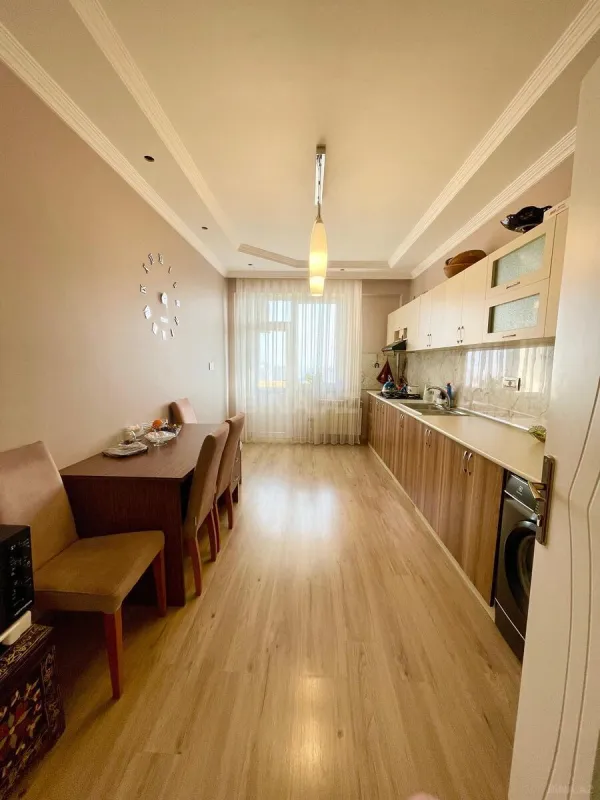 Satılır 3 otaqlı mənzil 120 m²