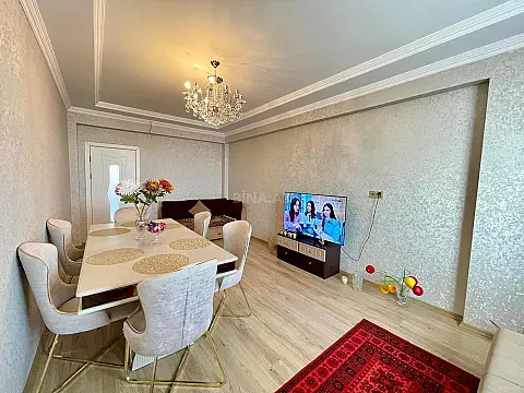 Satılır 3 otaqlı mənzil 120 m² — Bakı, İnşaatçılar 3 otaq 120.00 m²