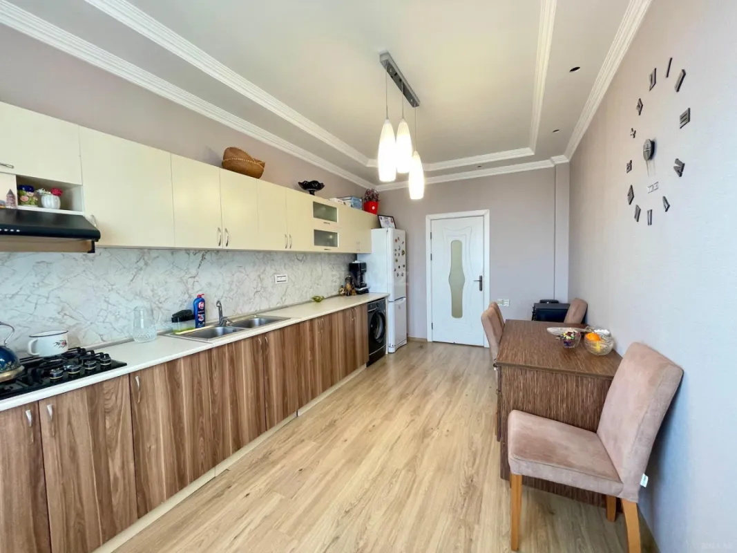 Satılır 3 otaqlı mənzil 120 m²