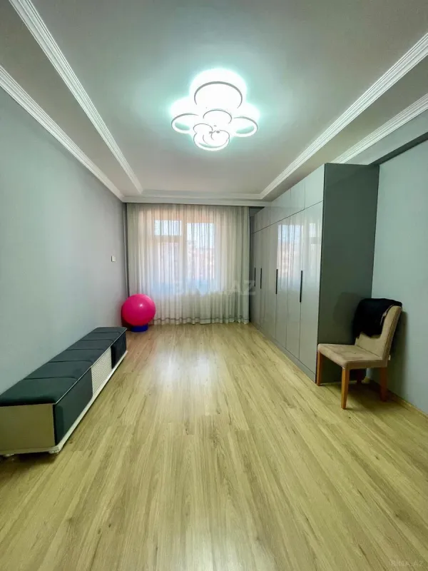 Satılır 3 otaqlı mənzil 120 m²