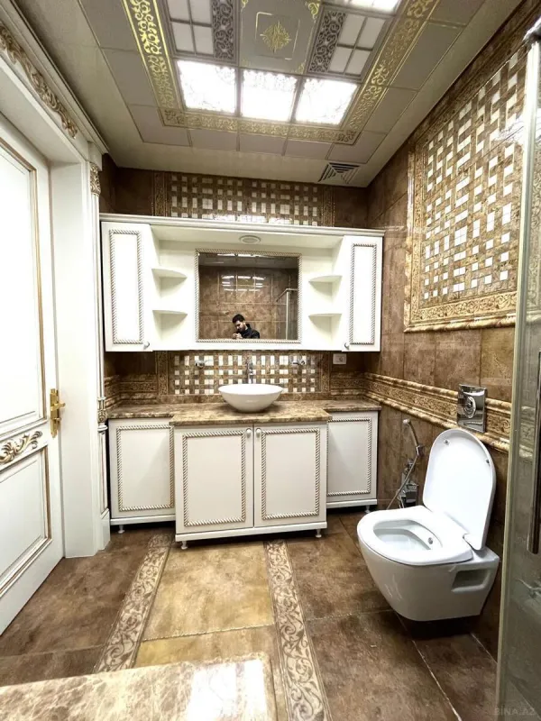 Satılır 5 otaqlı mənzil 535 m²