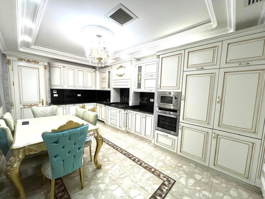 Satılır 5 otaqlı mənzil 535 m²